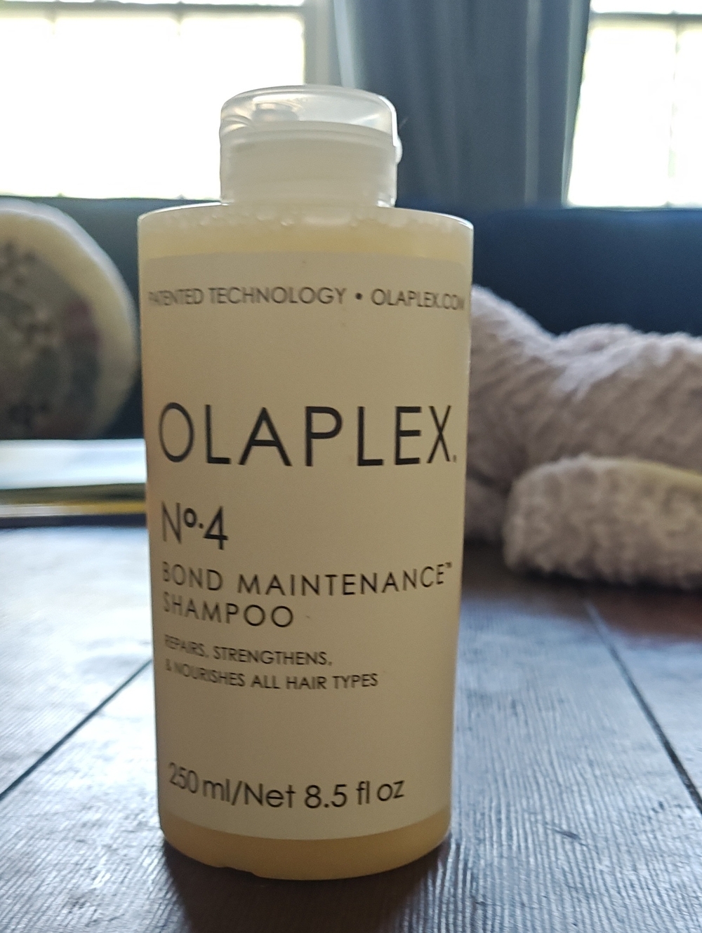 OLAPLEX No.4 Bond Maintenance Shampoo - Cream and Black Bottle - NEW